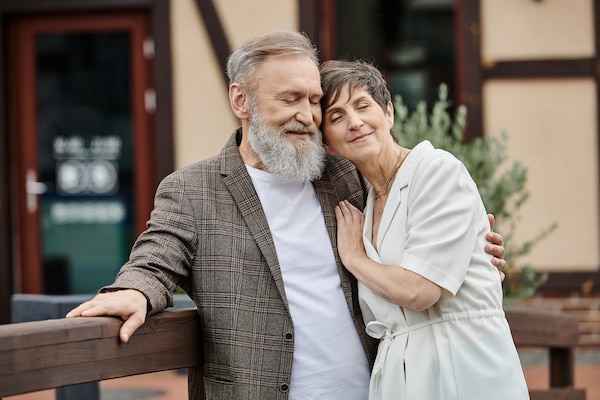 Prestonwood Court | Senior couple in a warm embrace
